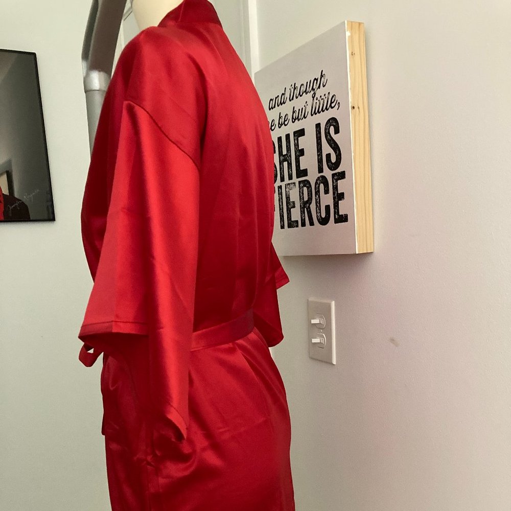 Silky Short Red Robe size S - Picture 2 of 4